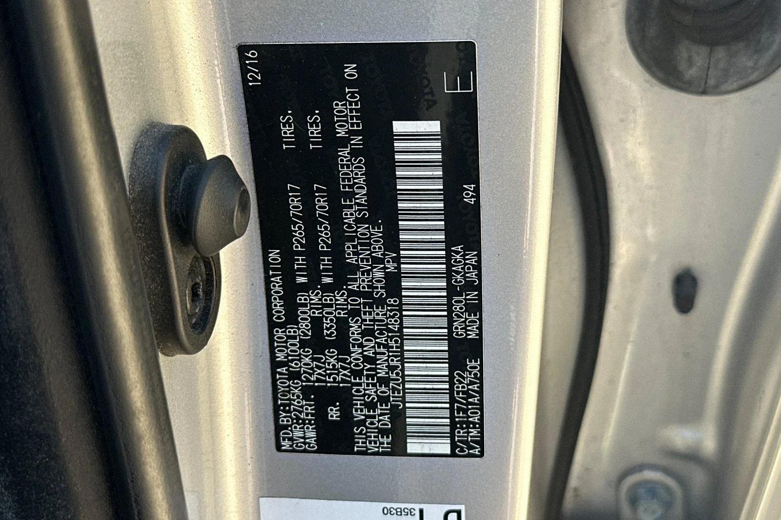 Used 2017 Classic Silver Metallic Toyota SR5 image 28