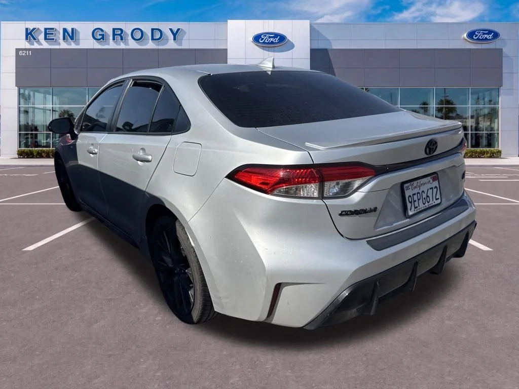 Used 2023 Silver Toyota SE image 5