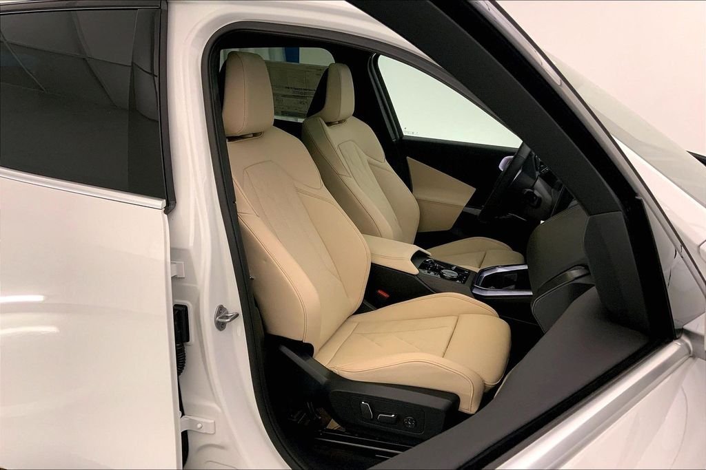 Used 2026 Alpine White BMW  image 7