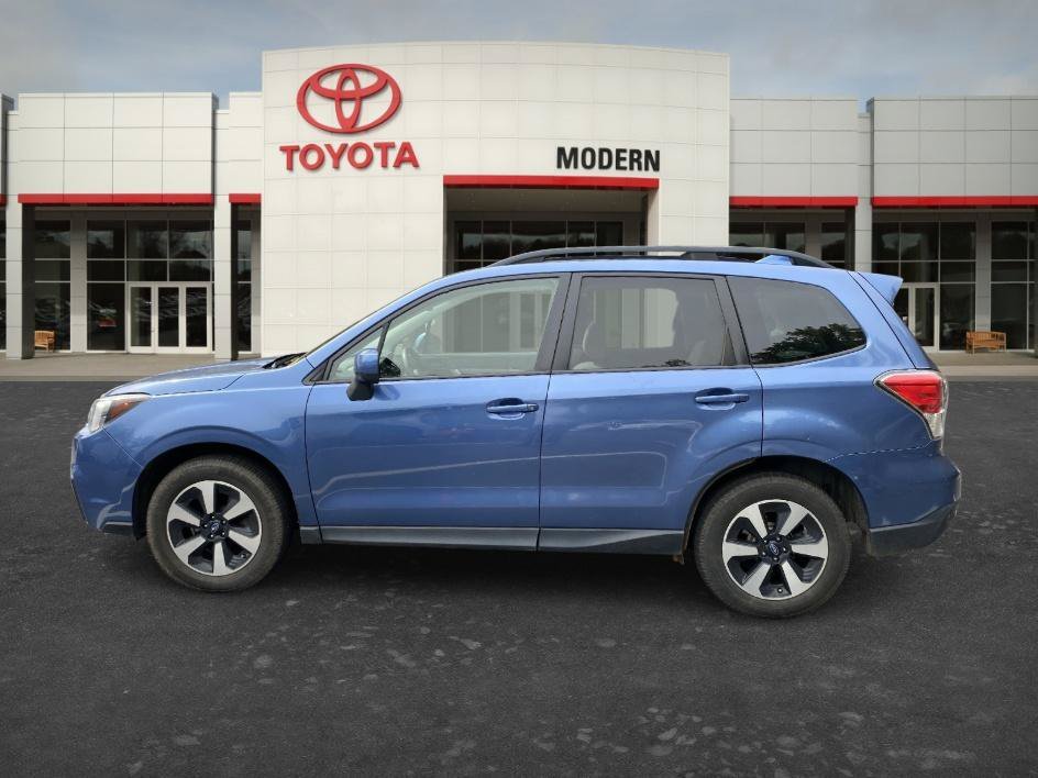 Used 2018 Quartz Blue Pearl Subaru Premium image 14