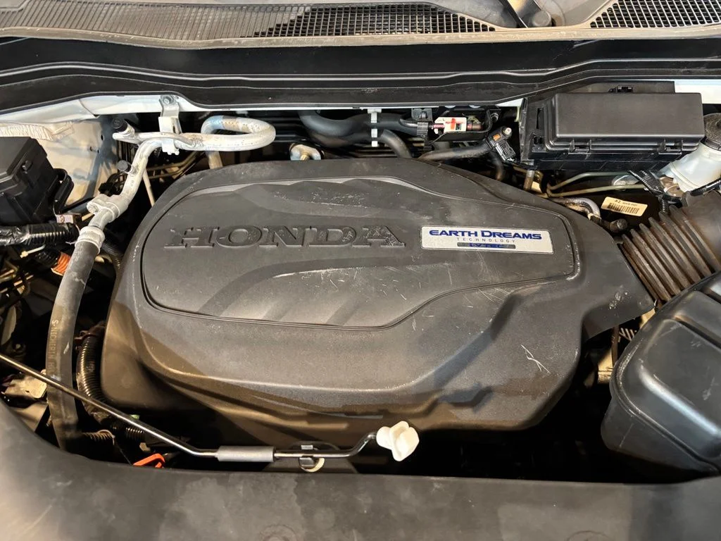 Used 2019 White Diamond Pearl Honda Touring image 26