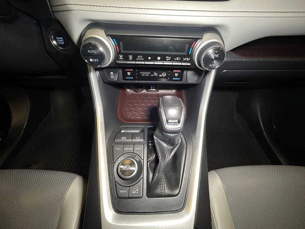 Used 2019 Blueprint Toyota Limited image 11