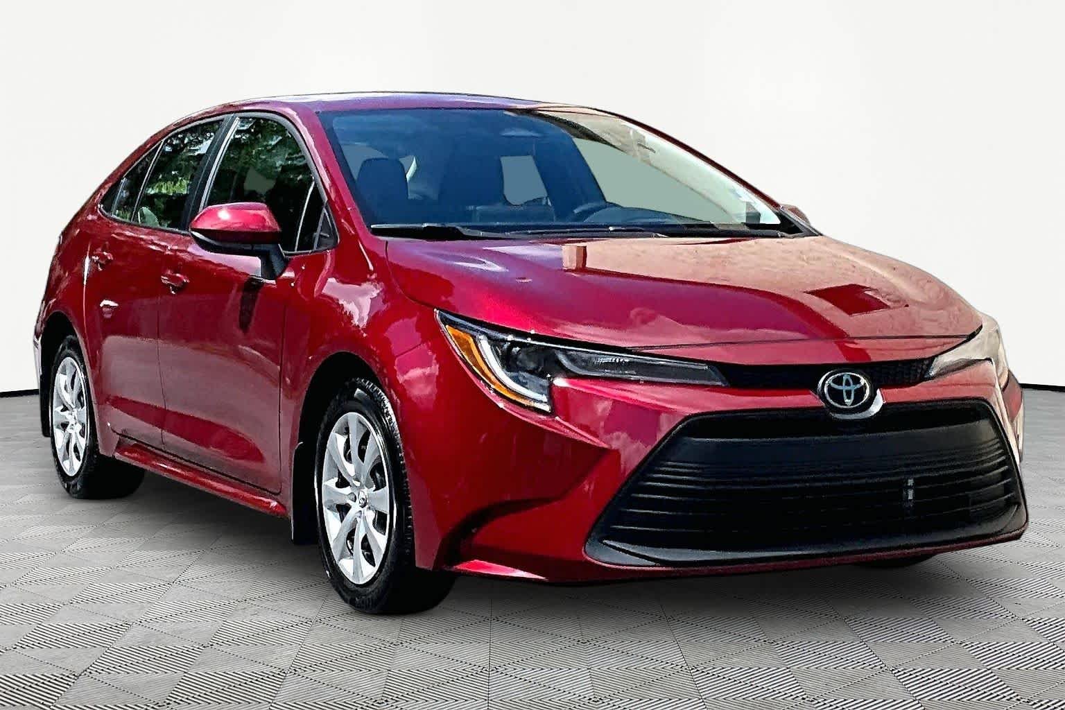 Used 2025 Ruby Flare Pearl Toyota LE image 3