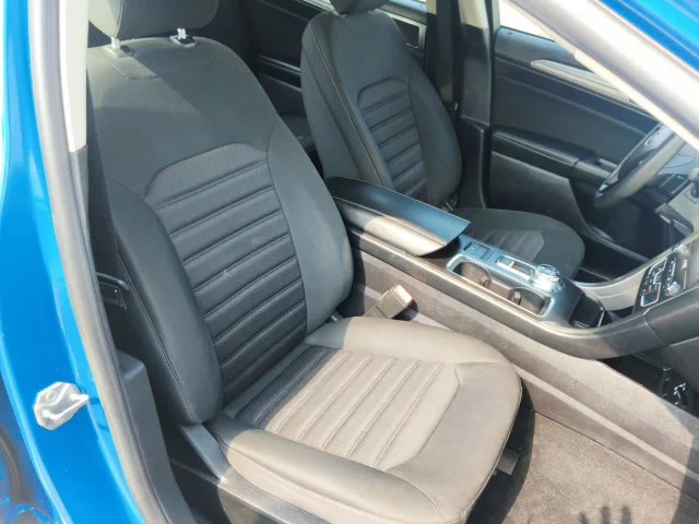 Used 2019 Blue Ford SE image 29