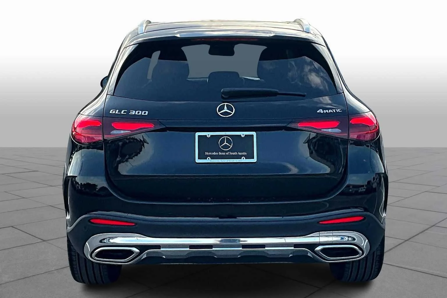 New 2026 Black Mercedes-Benz GLC 300 image 4