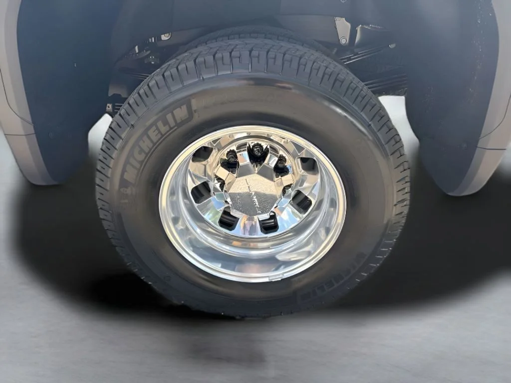 New 2026 Glacier White Tricoat GMC Denali Ultimate DRW image 40