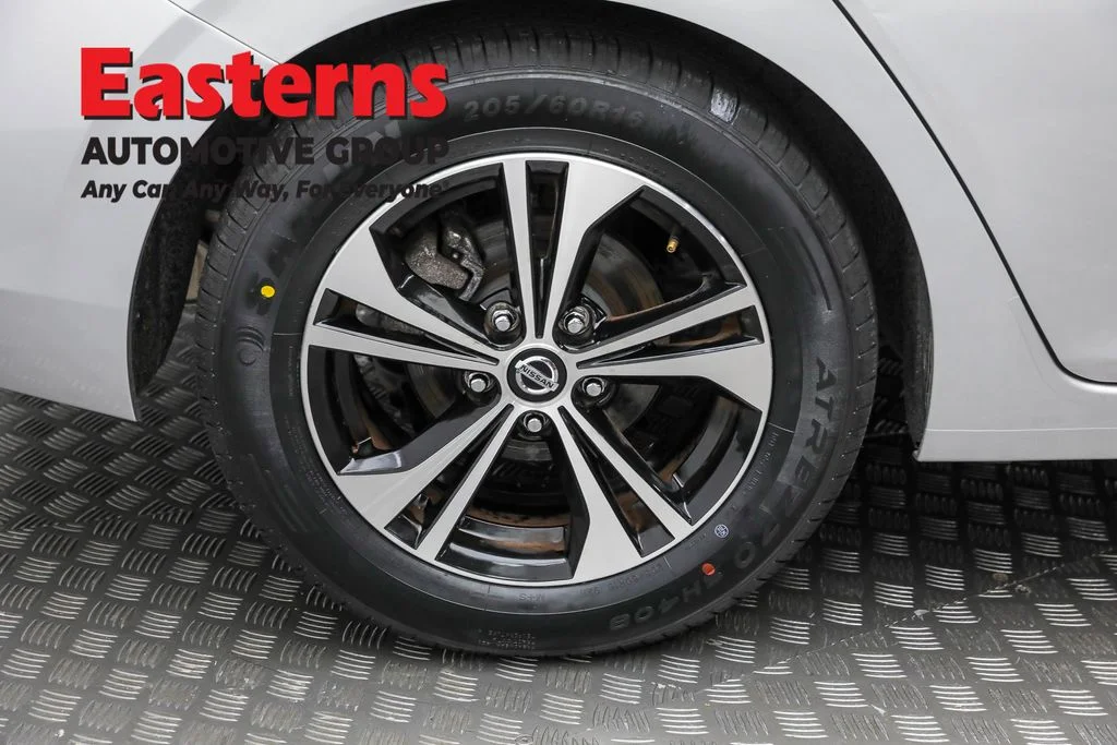 Used 2022 Silver Nissan SV image 29