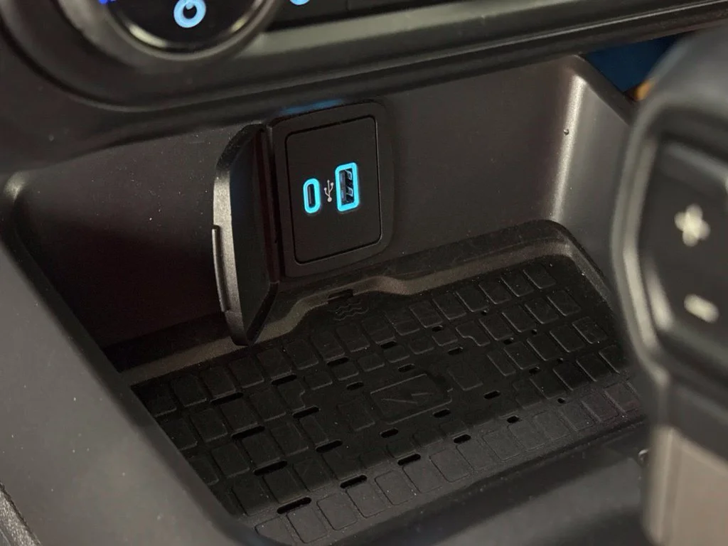 Used 2024 Gray Ford Badlands image 39