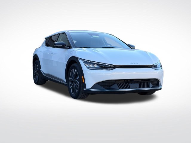 Certified Used 2024 Snow White Pearl Kia Light image 5