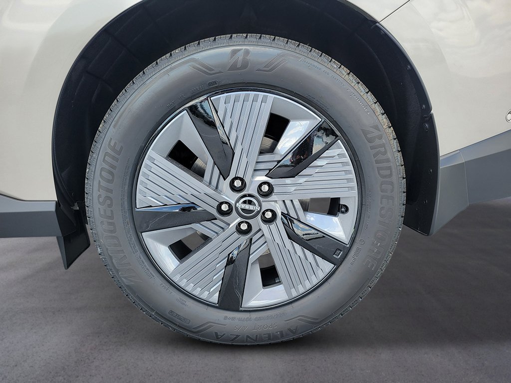 New 2026 Champagne Silver Metallic Nissan SL image 13