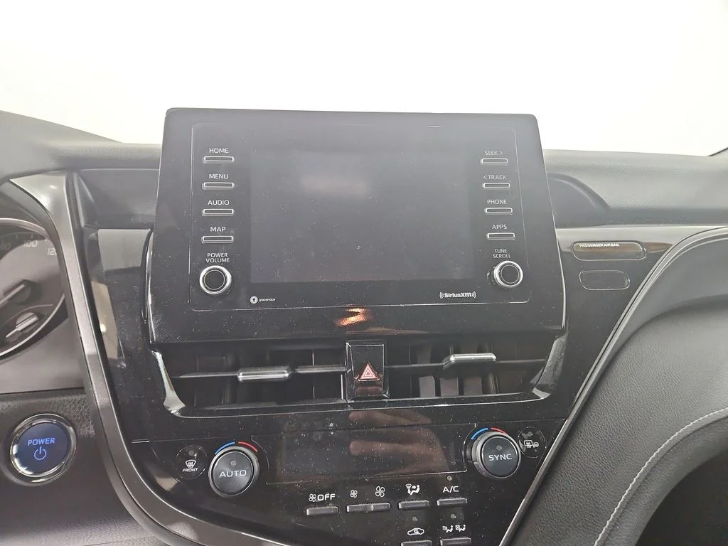 2022 Toyota Camry SE - Photo 19