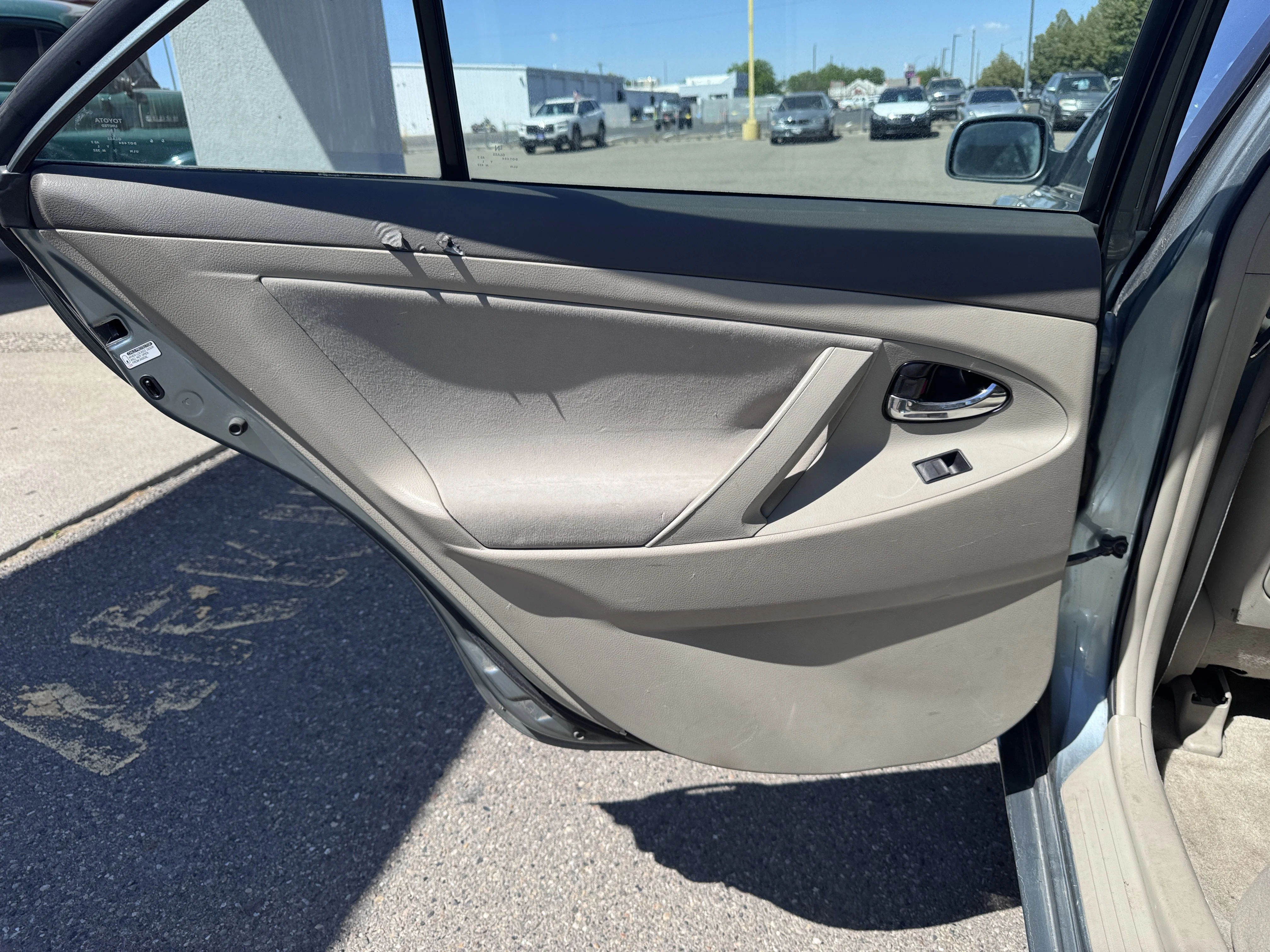 Used 2008  Toyota LE image 33