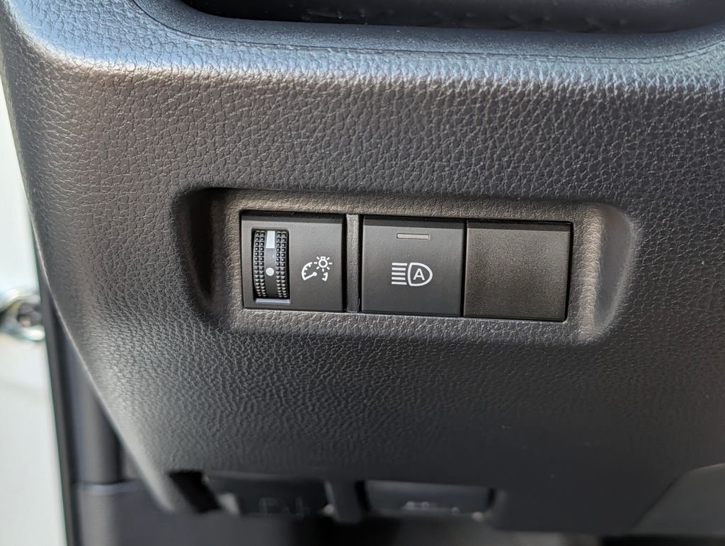 2024 Toyota RAV4 LE - Photo 30