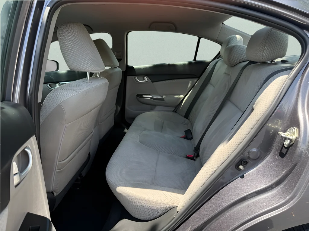 Used 2015 Modern Steel Metallic Honda Hybrid image 11