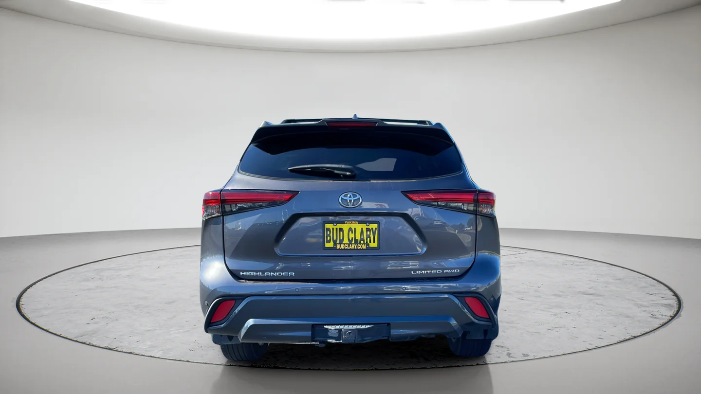 Used 2022 Gray Toyota Limited image 4