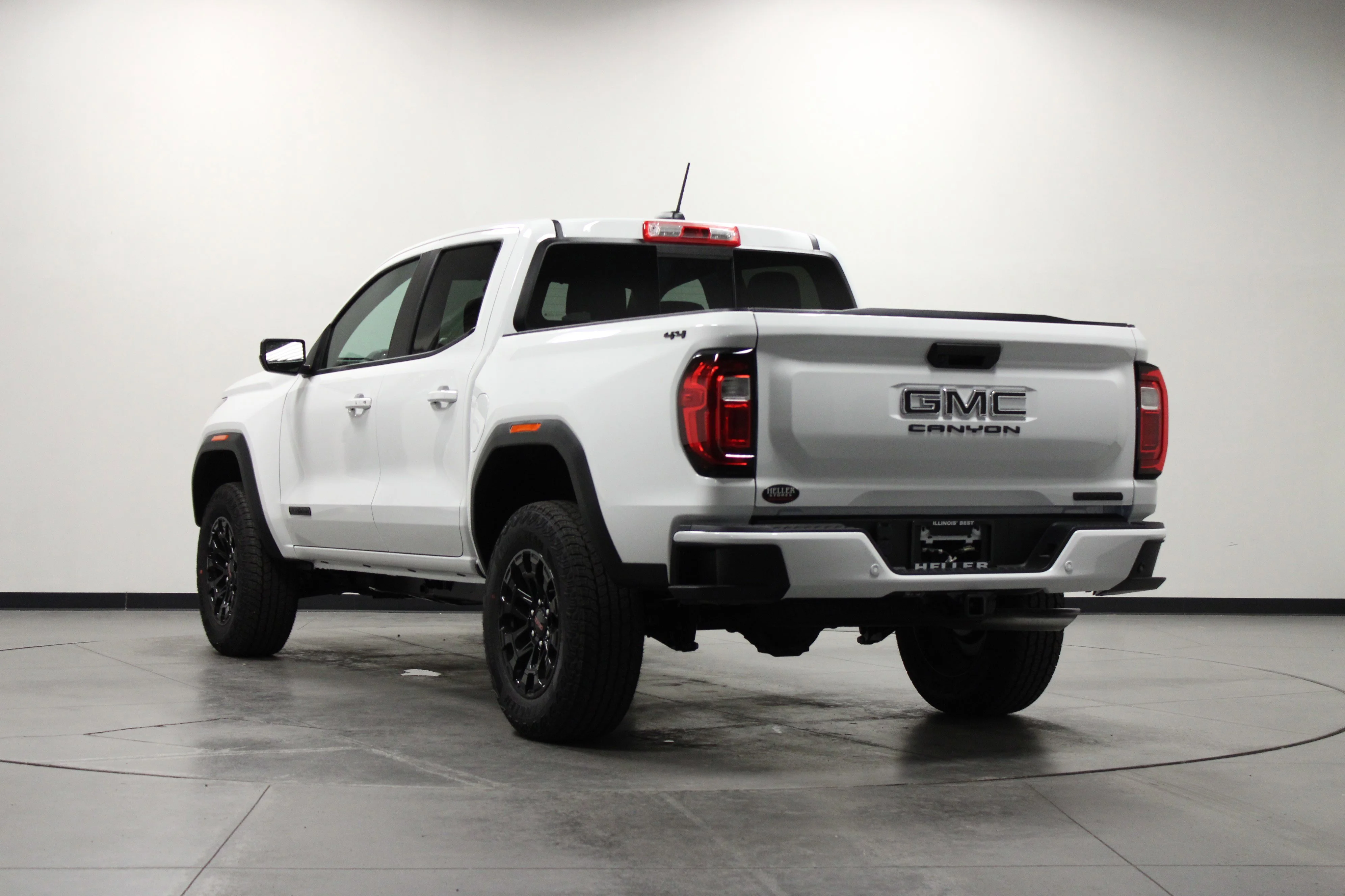 New 2026 Summit White GMC Elevation image 6