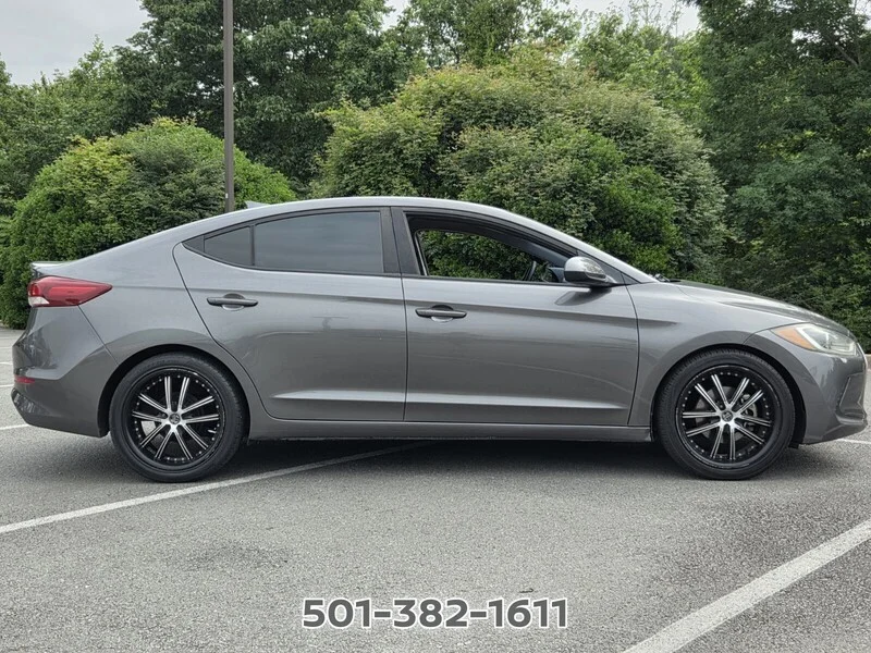Used 2017 Galactic Gray HYUNDAI SE 2.0L AUTO (ULSAN PLANT) image 6