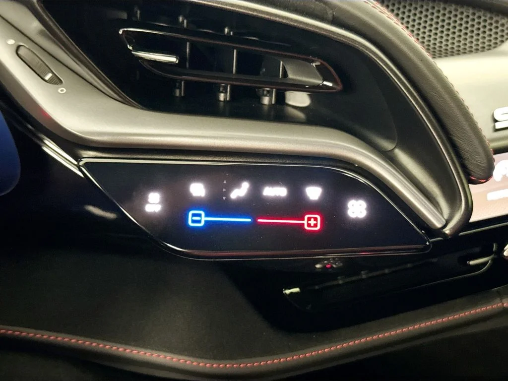 Used 2023 Red Ferrari  image 16