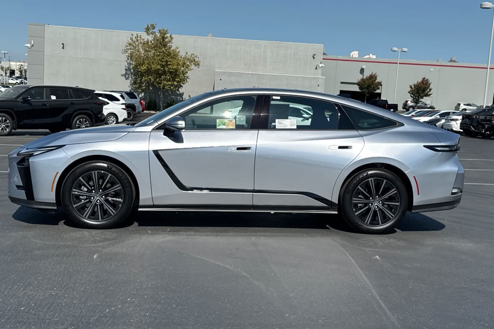 New 2026 Iridium Lexus ES 350e PREMIUM image 9