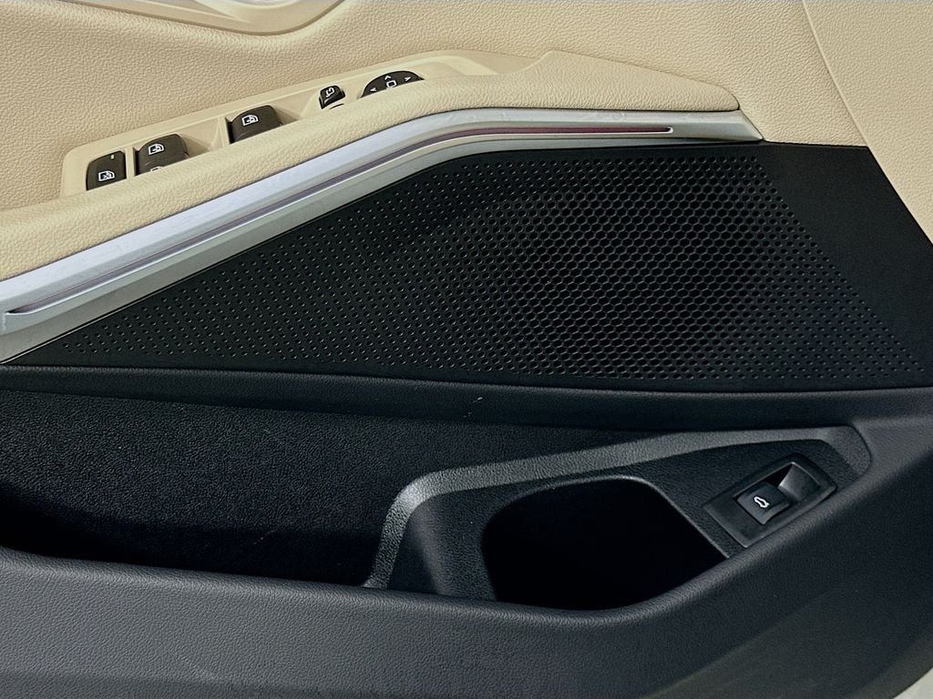 2025 BMW 3 Series 330i - Photo 19