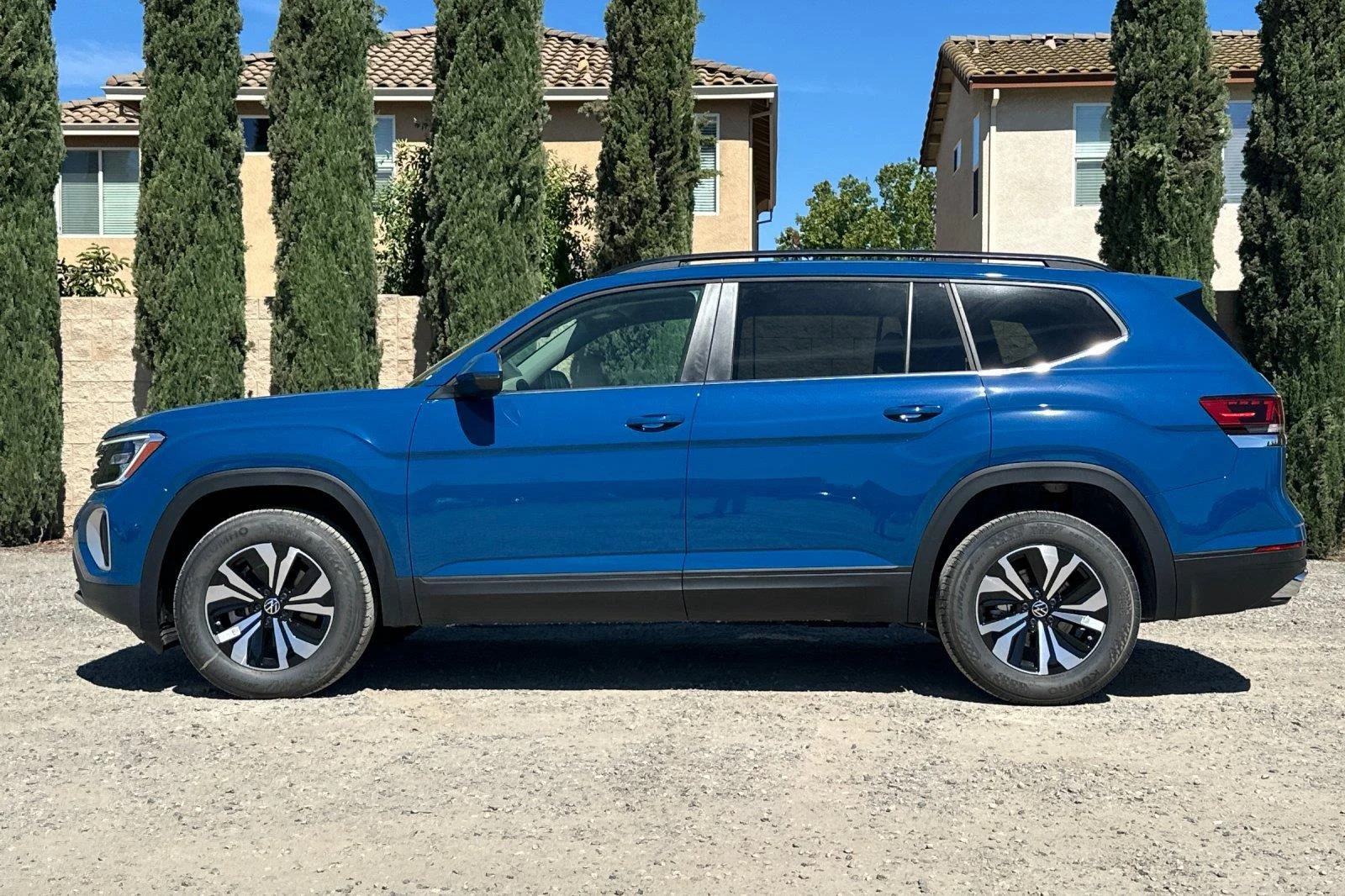 New 2026 Mountain Lake Blue Metallic Volkswagen 2.0T SE image 7