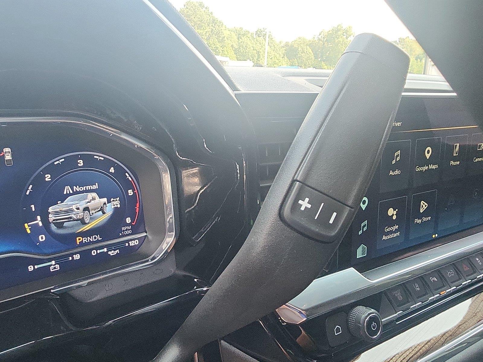 Used 2025 Summit White Chevrolet LT image 19
