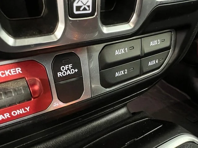 Used 2023 White Jeep Mojave image 32