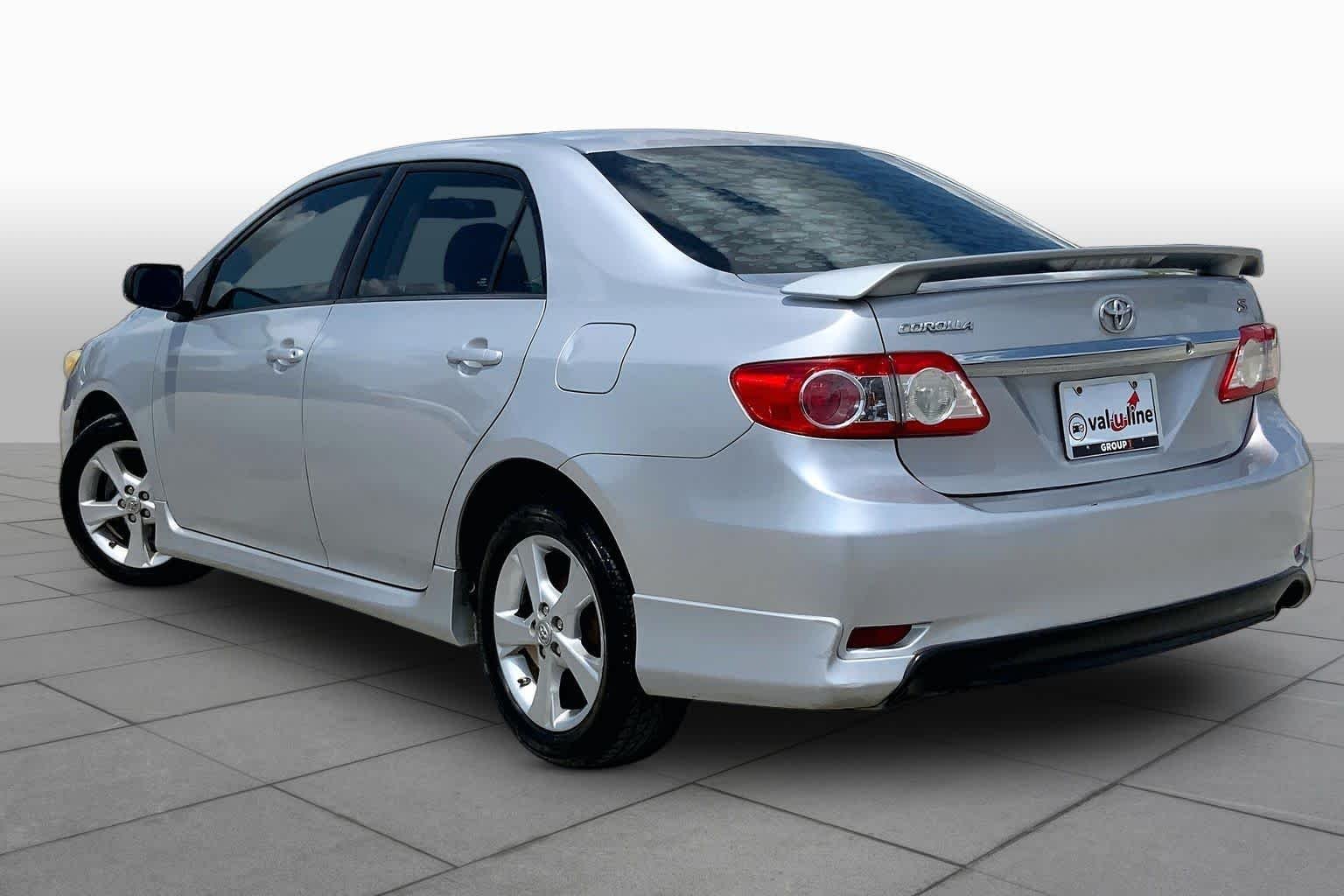 Used 2013 Classic Silver Metallic Toyota S image 12