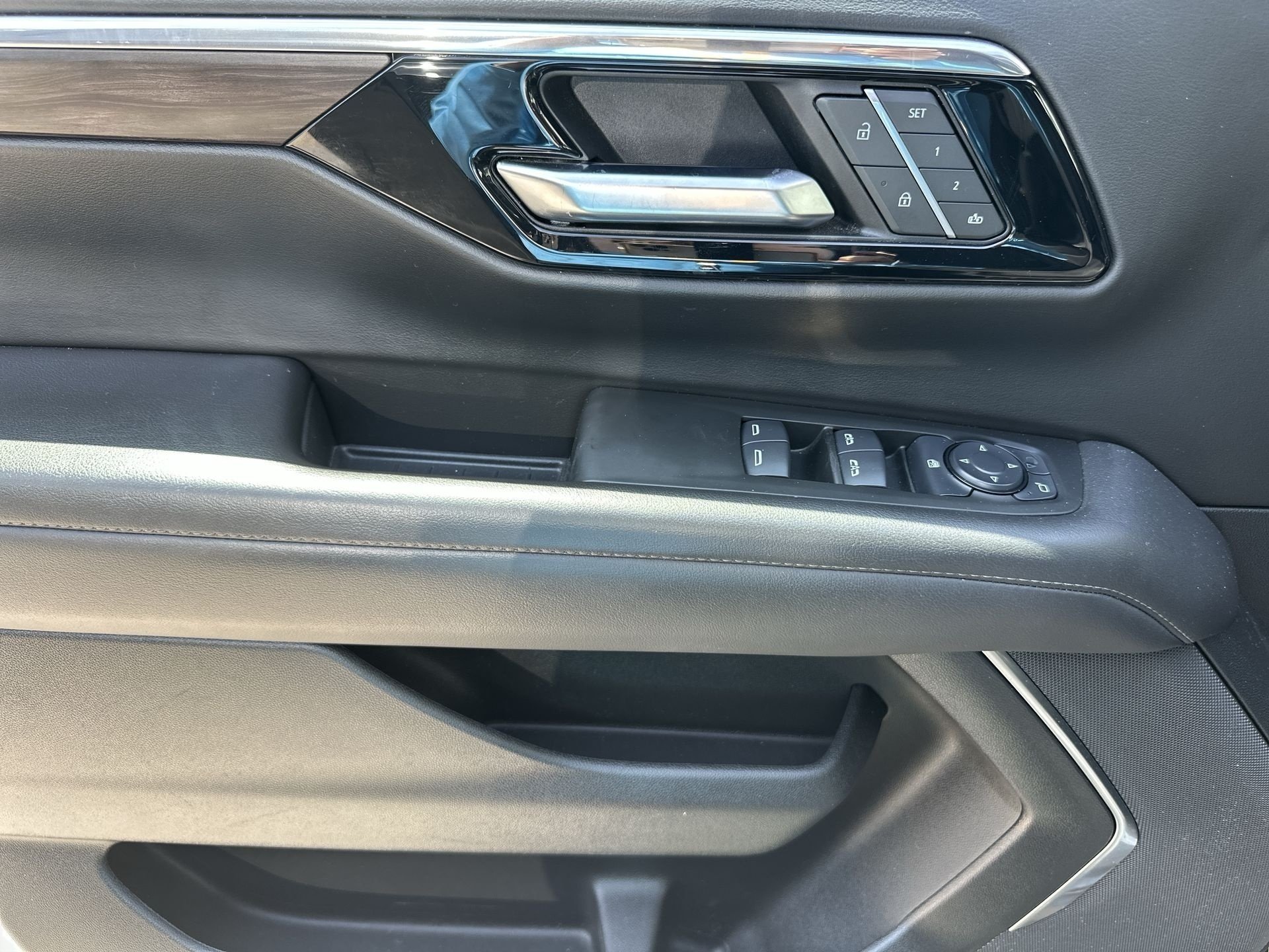 2025 Chevrolet Tahoe Z71 - Photo 23
