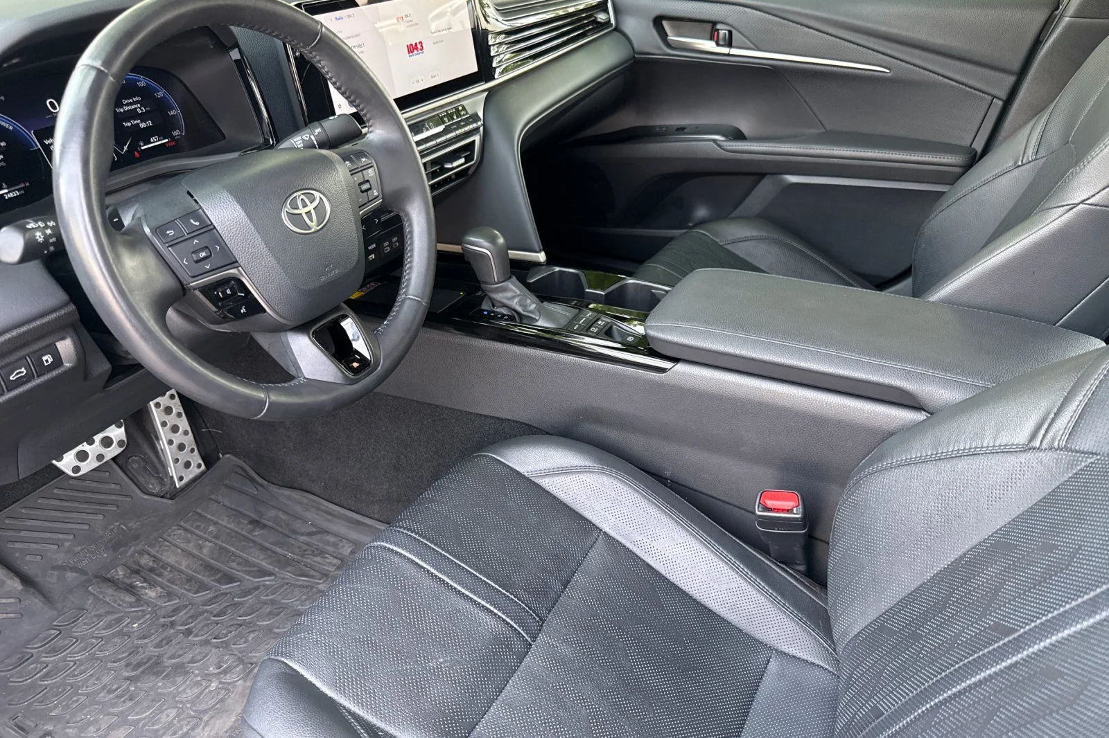 Used 2025  Toyota XSE image 9