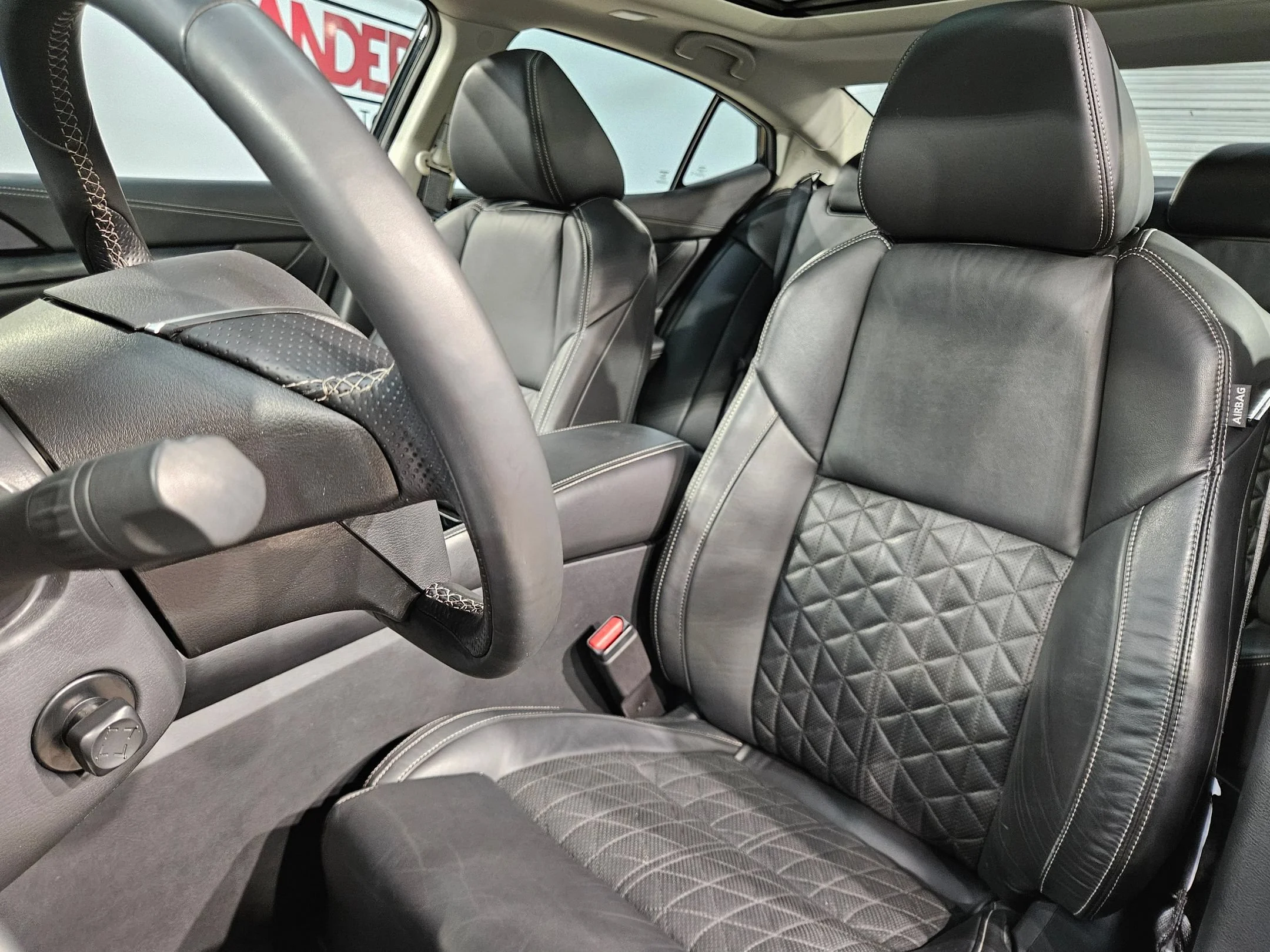 Used 2020 Super Black Nissan Platinum image 23