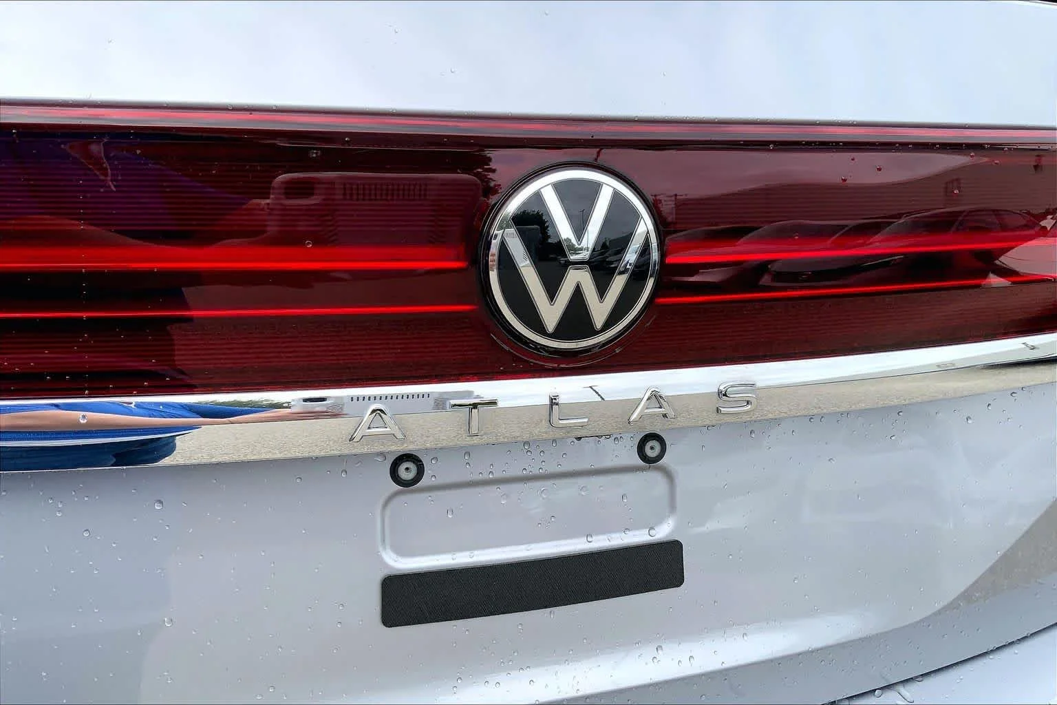 Used 2024 Silver Mist Metallic Volkswagen 2.0T SEL image 33