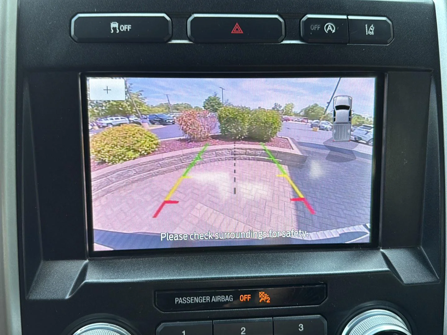 Used 2020 Agate Black Metallic Ford LARIAT image 23