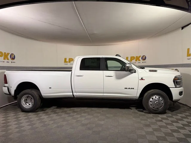 New 2026 Bright White Clear-Coat Exterior Paint RAM LARAMIE image 2