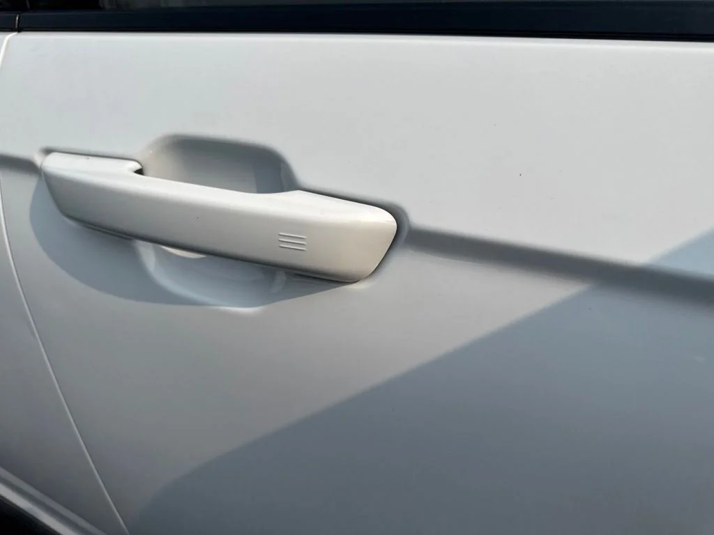 Used 2021 White Jeep Laredo image 19