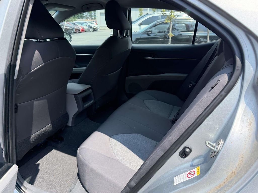 Used 2018 Silver Toyota LE image 6