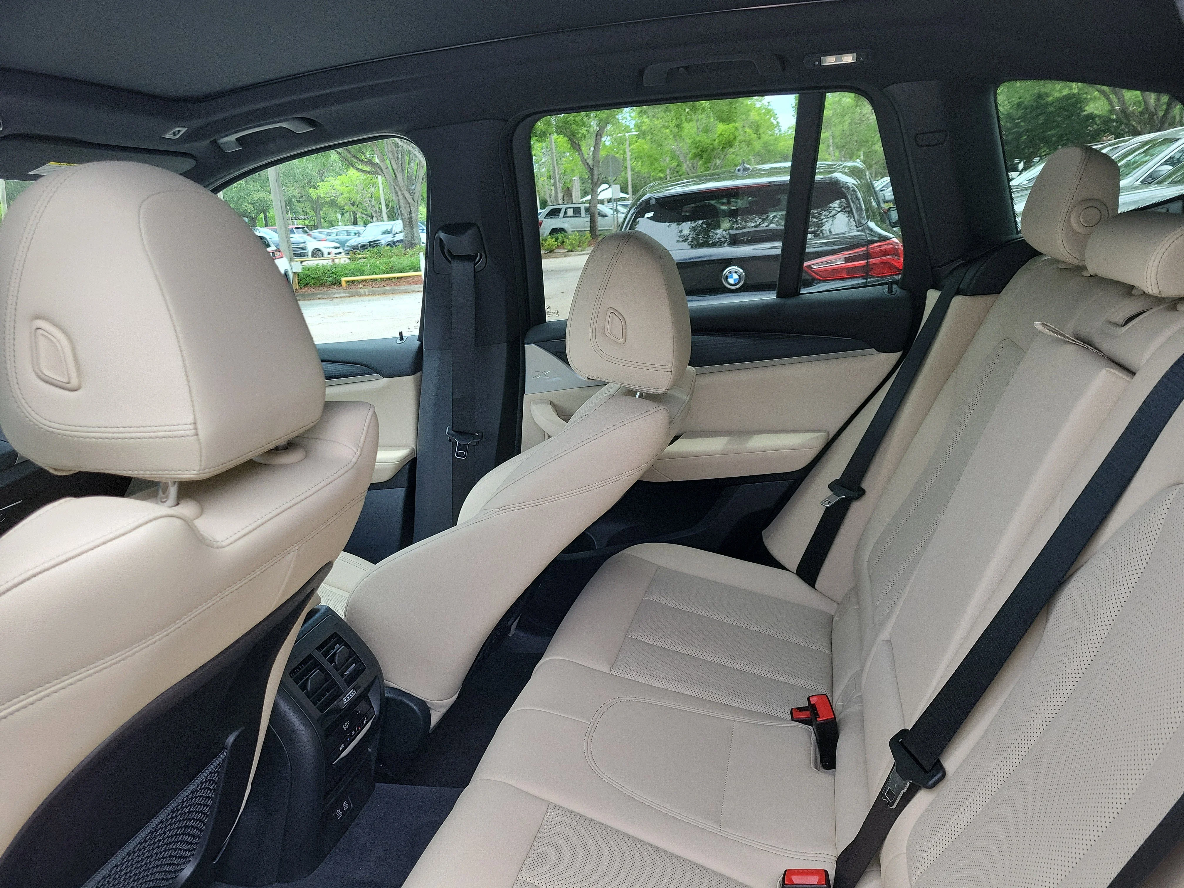 Used 2024 Aventurin Red Metallic BMW sDrive30i image 10