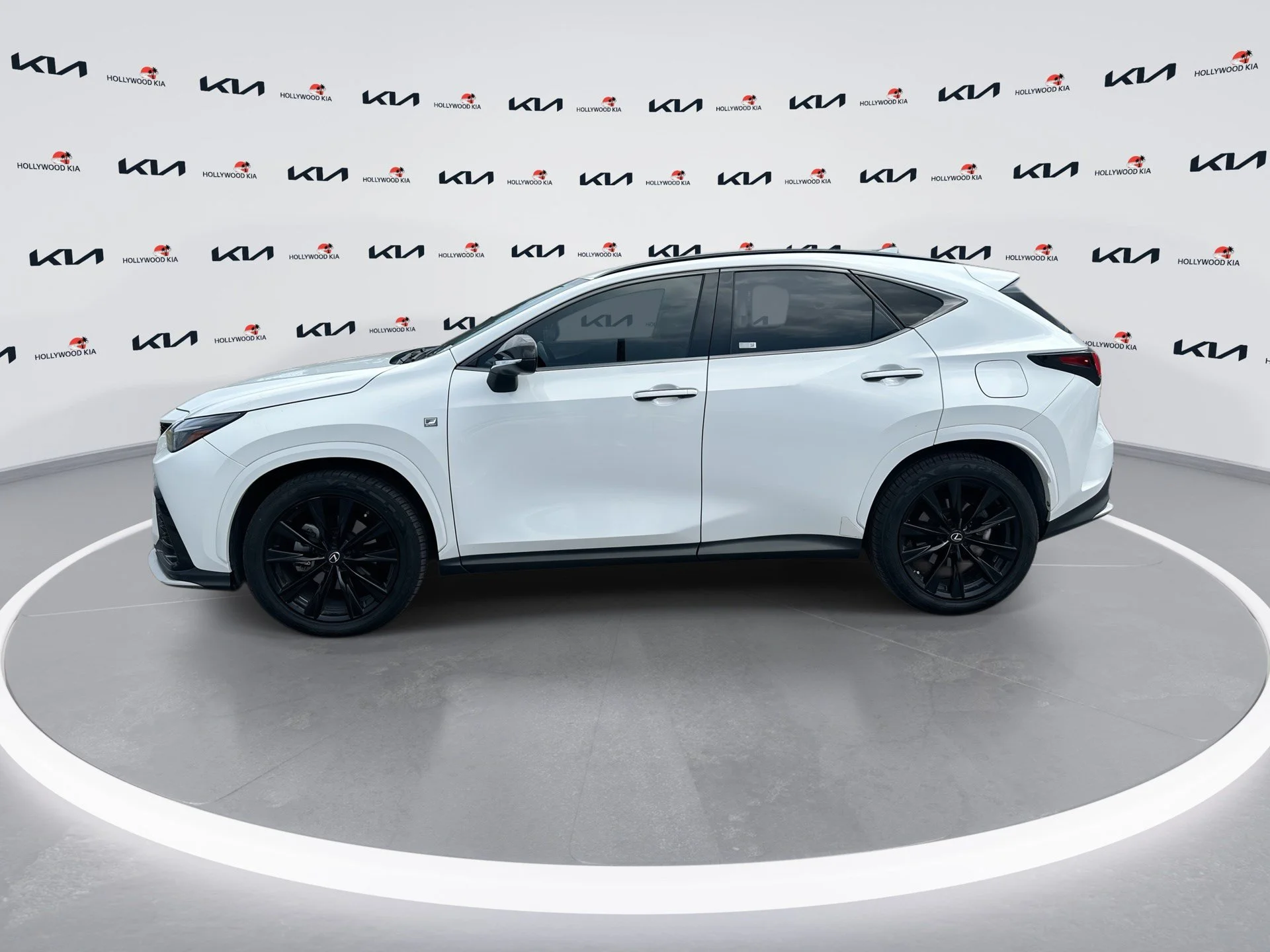 Used 2022 Ultra White Lexus NX 350 F SPORT Handling image 5