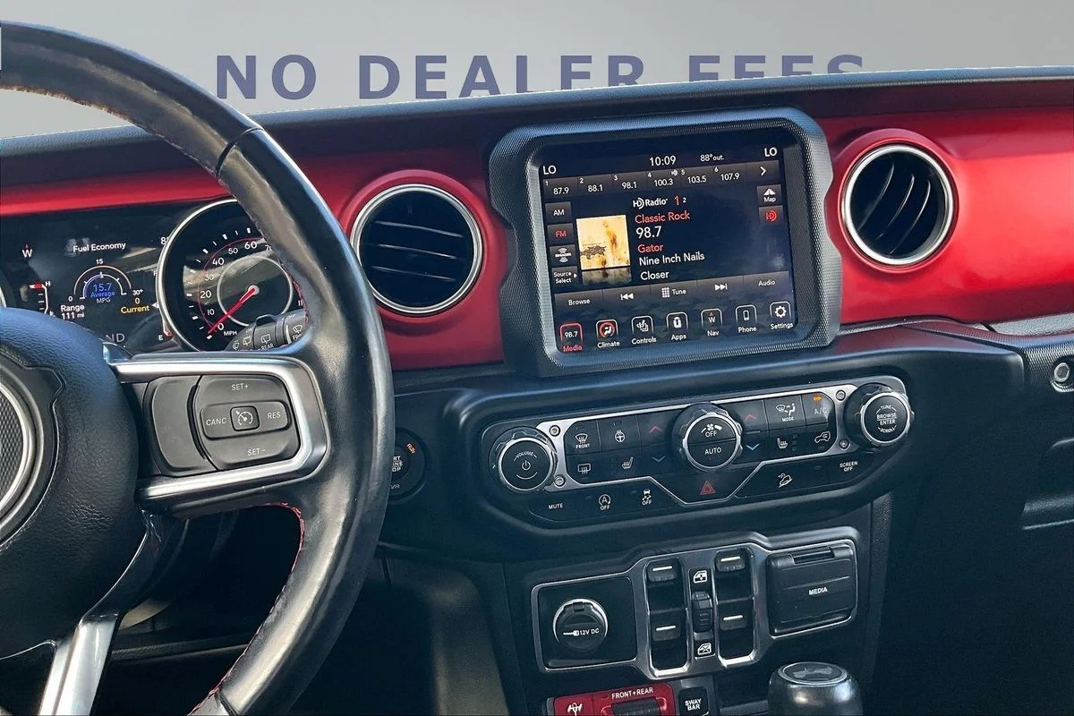 Used 2020  Jeep Rubicon 4x4 image 9