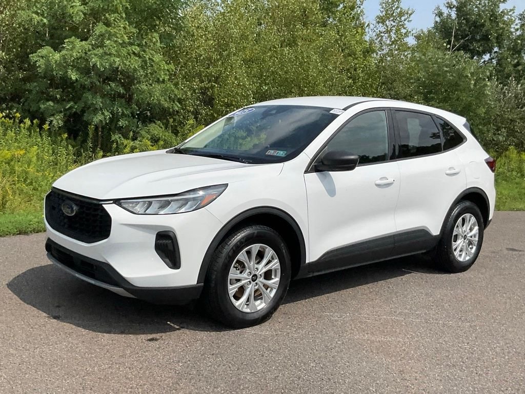 Certified Used 2025 Oxford White Ford Active image 32
