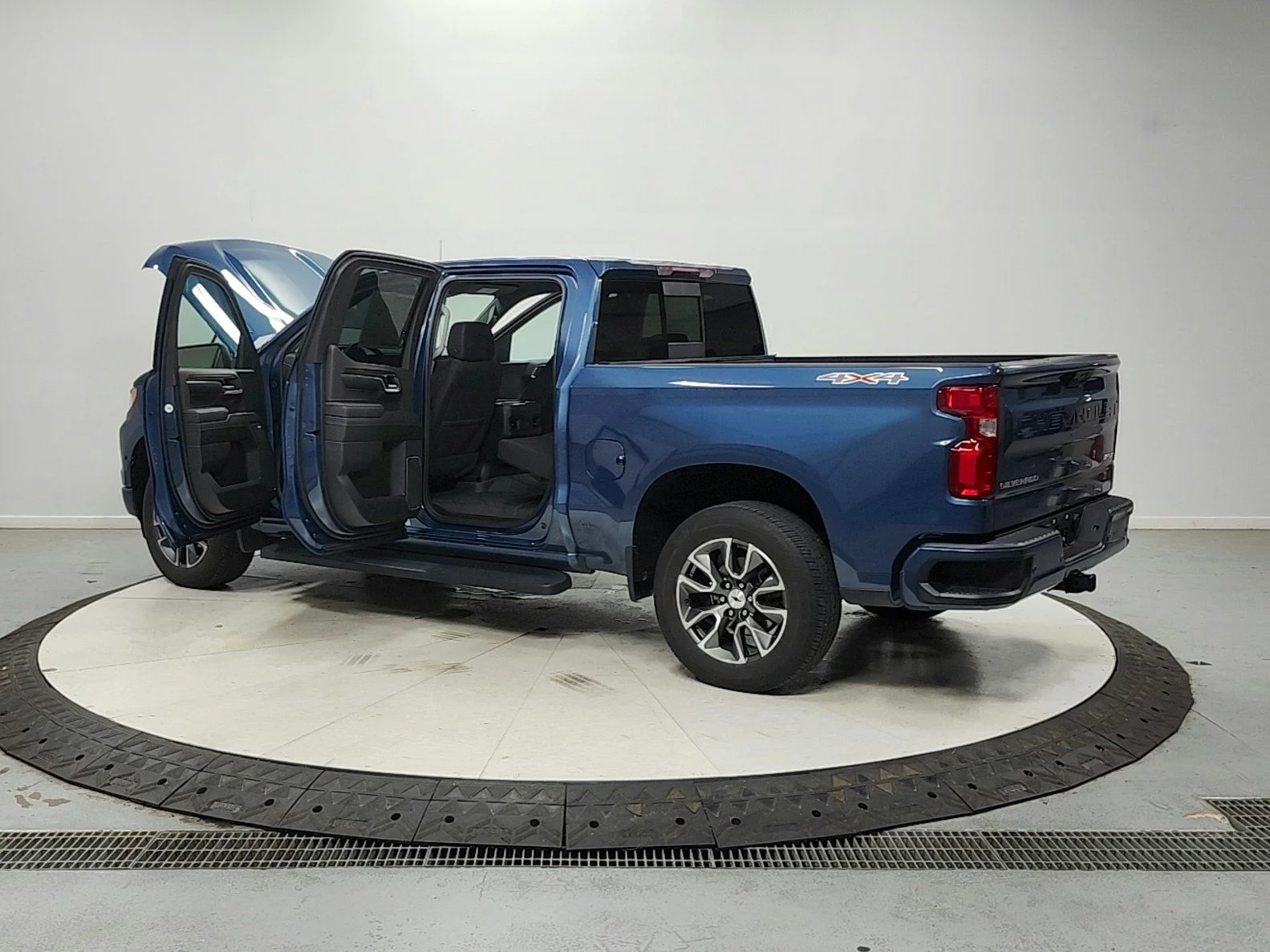 Used 2024 Blue Chevrolet RST image 14