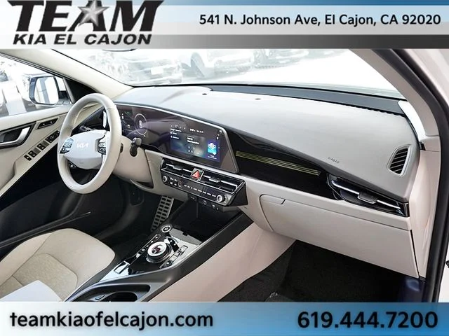 New 2026 White Kia Wave image 11