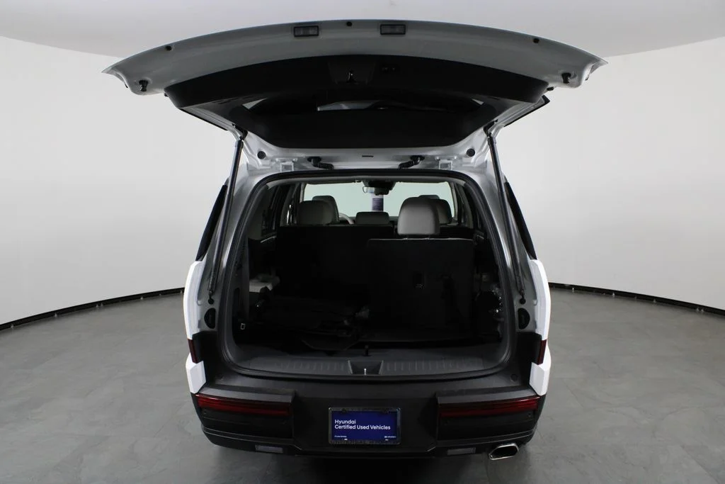 Used 2026 White Hyundai SE image 18