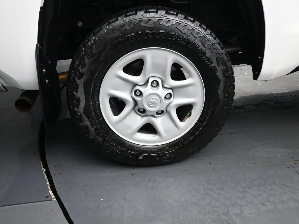 Used 2021 White Toyota SR5 image 9