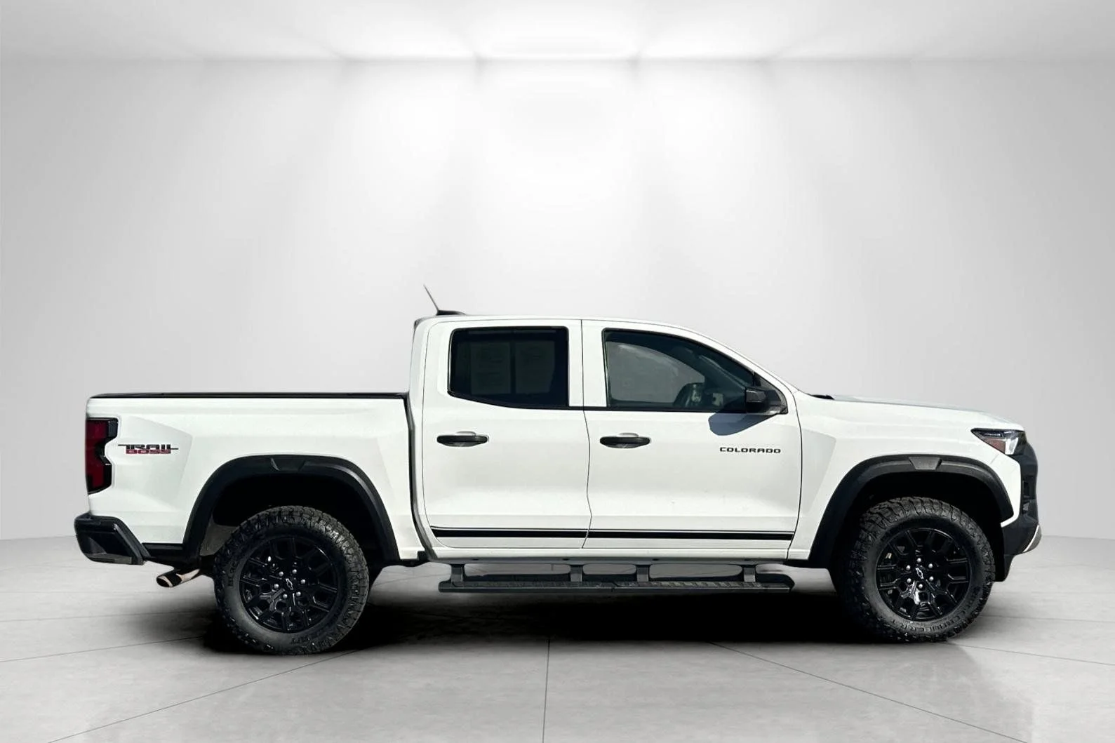 Used 2023 Summit White Chevrolet Trail Boss image 2