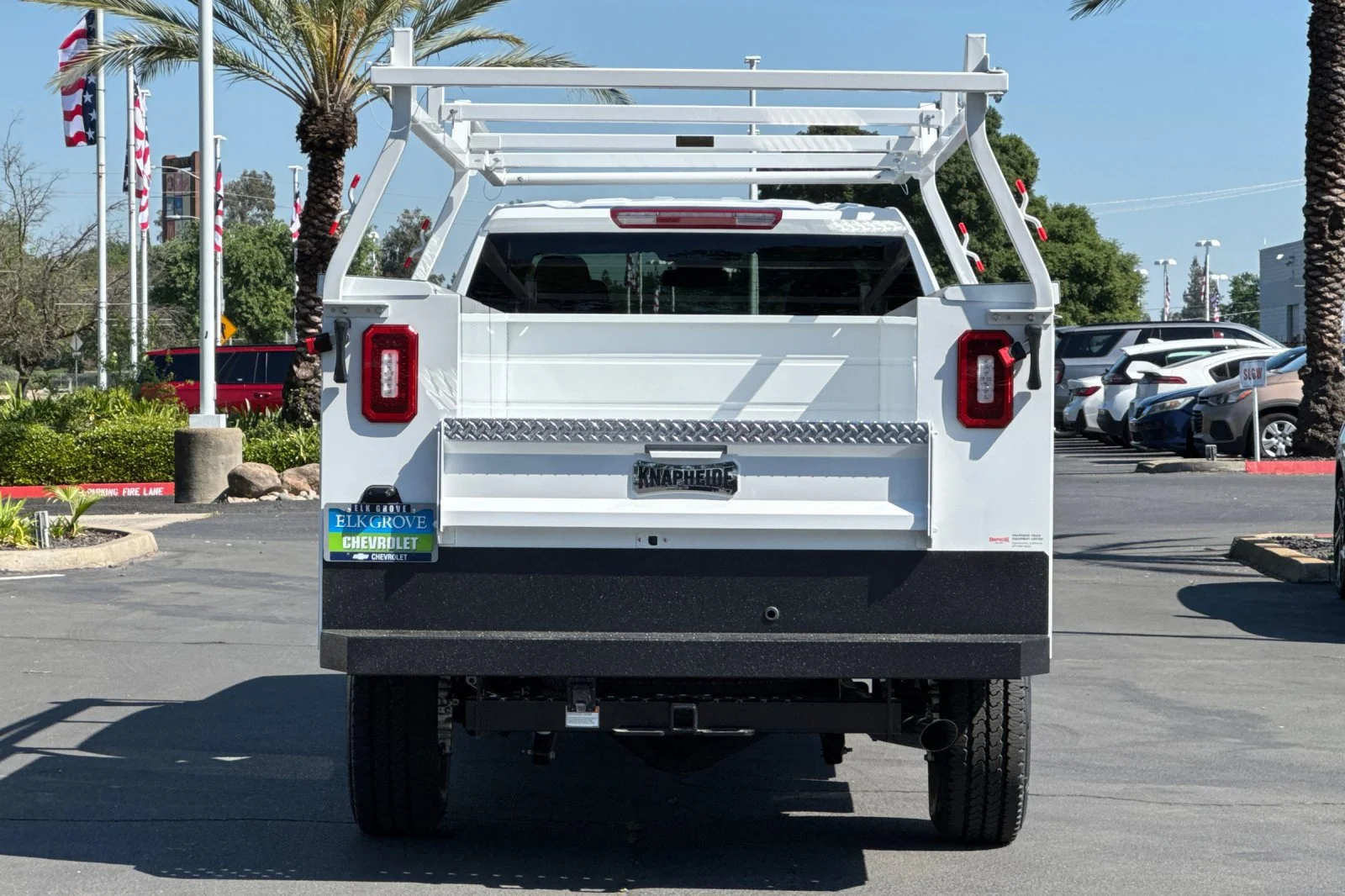 New 2026 Summit White Chevrolet WT image 4