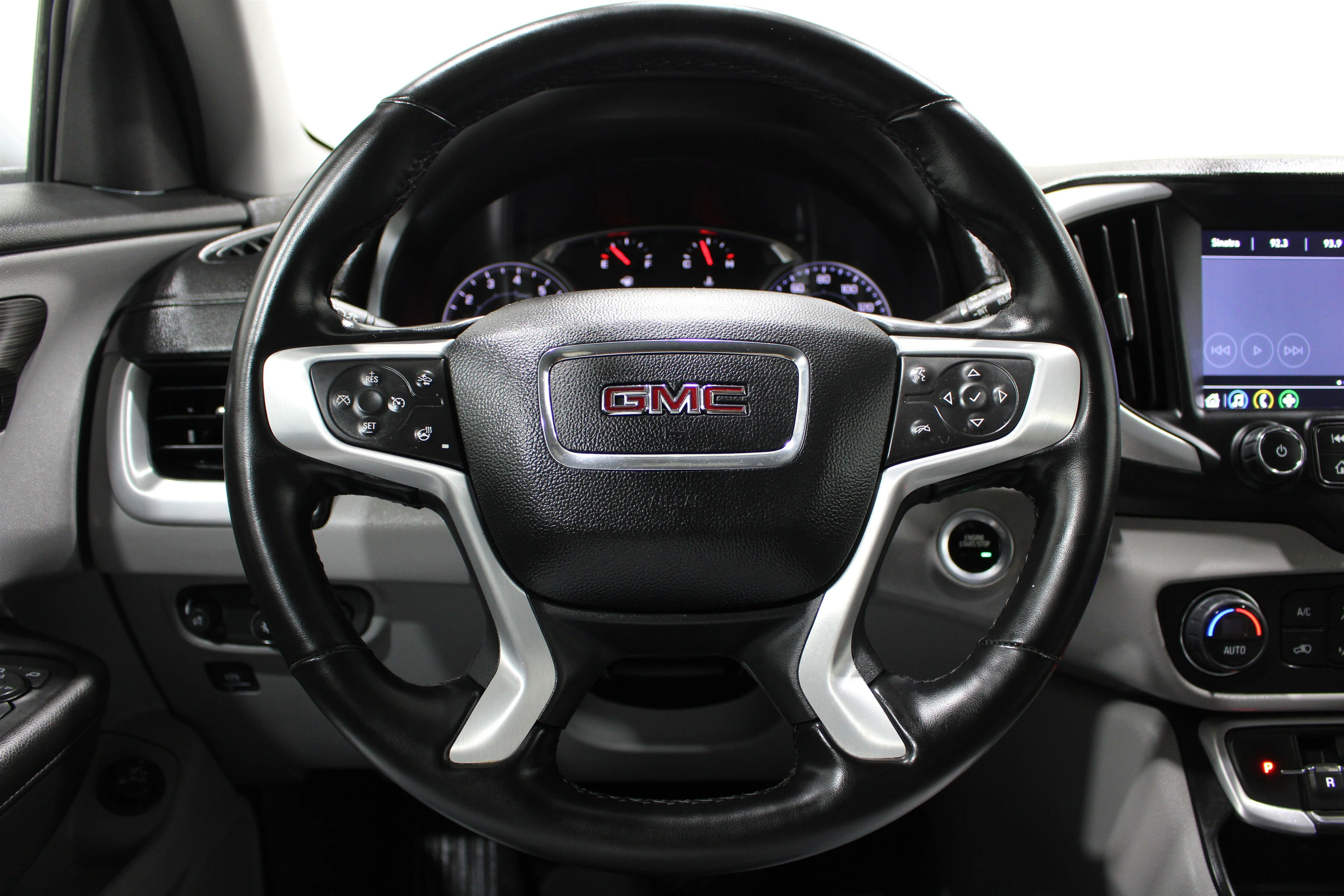 2023 GMC Terrain SLT - Photo 11