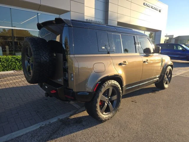 Used 2023 Gondwana Stone Metallic Land Rover X image 5