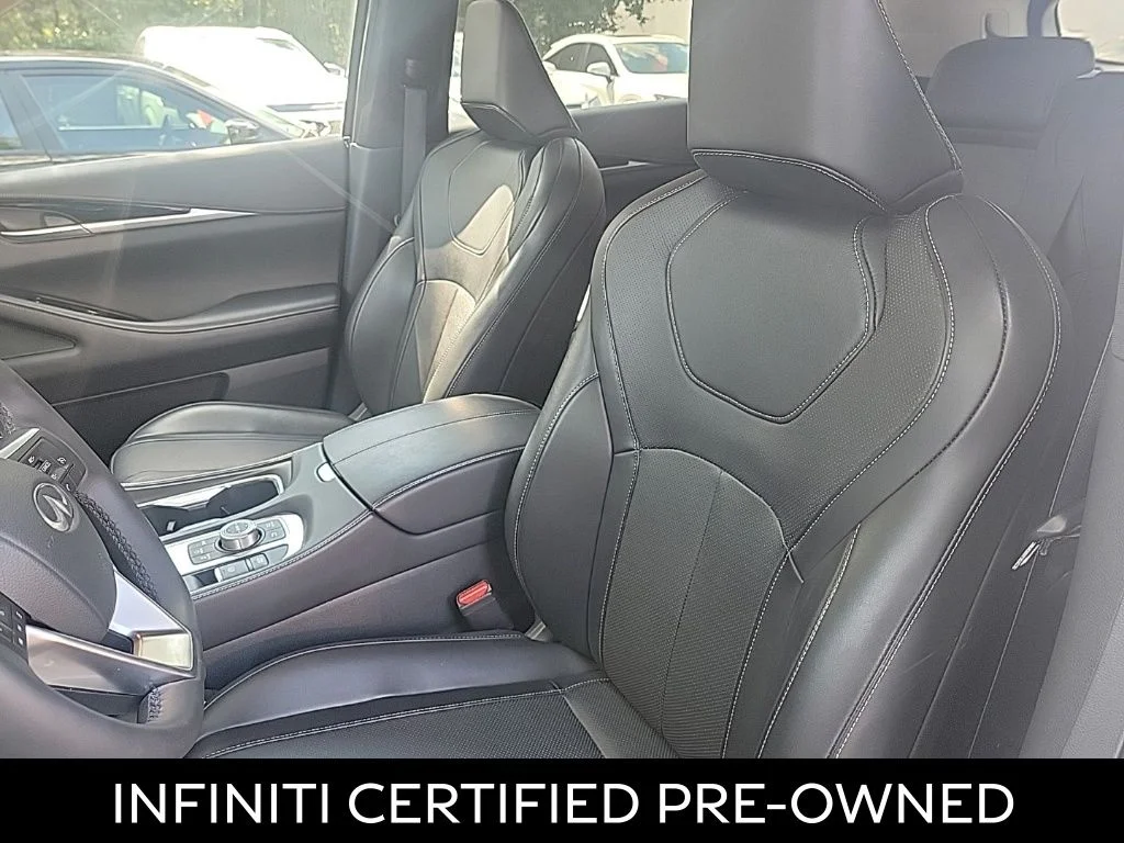 Certified Used 2025 Glacier White INFINITI PURE image 6