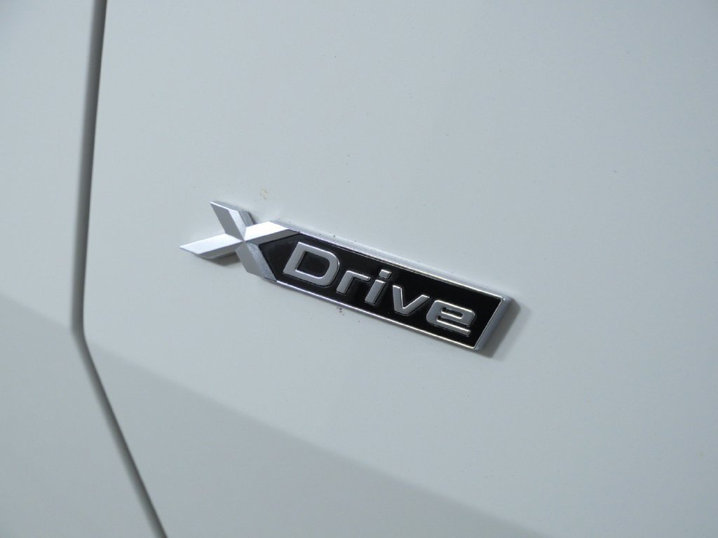 New 2026 Alpine White BMW 30 xDrive image 13
